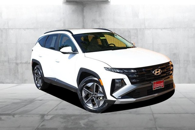 Hyundai Tucson Vehicle Full-screen Gallery Image 2