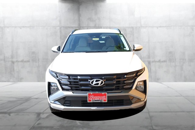Hyundai Tucson Vehicle Full-screen Gallery Image 4