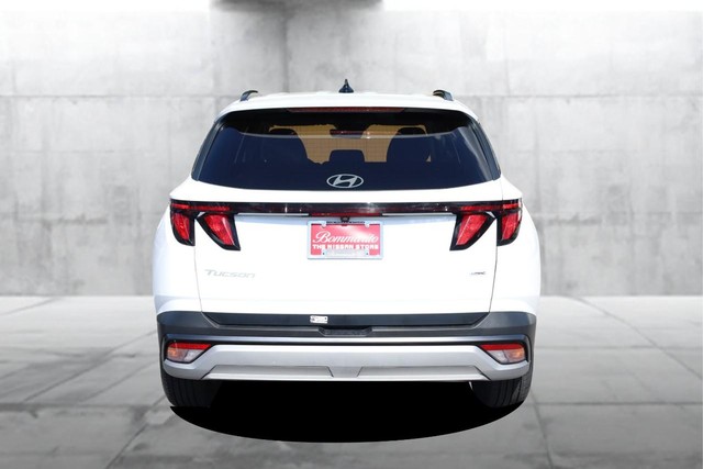 Hyundai Tucson Vehicle Full-screen Gallery Image 6