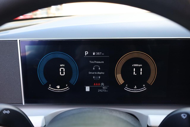 Hyundai Tucson Vehicle Full-screen Gallery Image 10