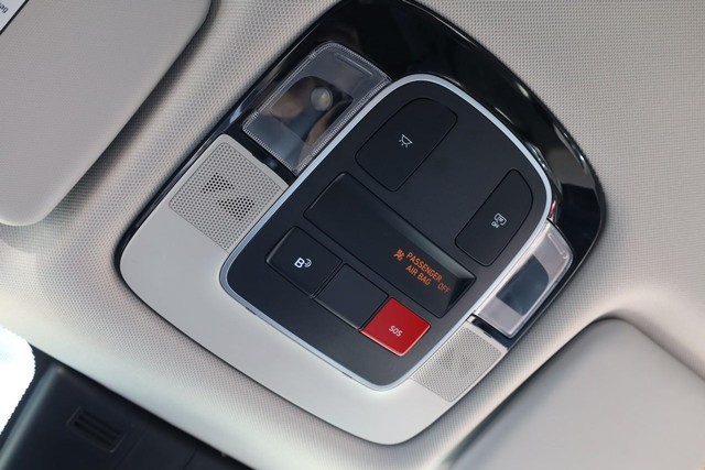 Hyundai Tucson Vehicle Full-screen Gallery Image 16