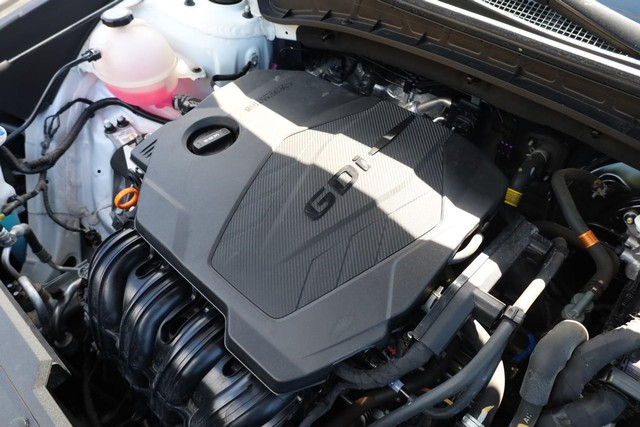 Hyundai Tucson Vehicle Full-screen Gallery Image 25
