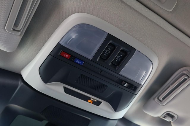 Subaru Crosstrek Vehicle Image 16