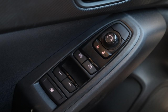 Subaru Crosstrek Vehicle Image 17