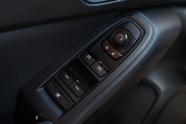 Subaru Crosstrek Vehicle Image 18