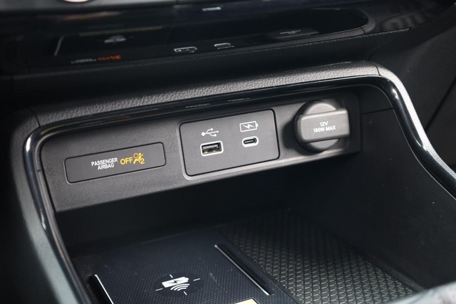 Honda CR-V Vehicle Full-screen Gallery Image 15