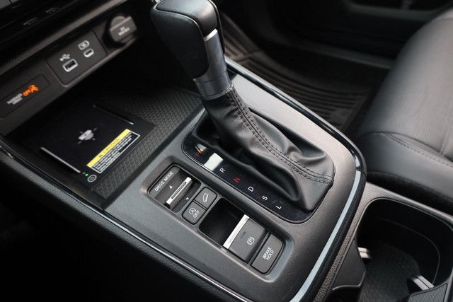 Honda CR-V Vehicle Full-screen Gallery Image 16