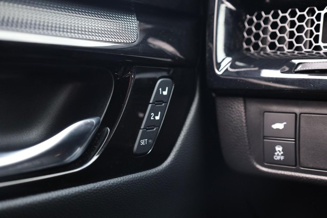 Honda CR-V Vehicle Full-screen Gallery Image 19