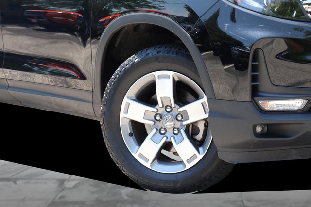 Honda Ridgeline Vehicle Full-screen Gallery Image 3