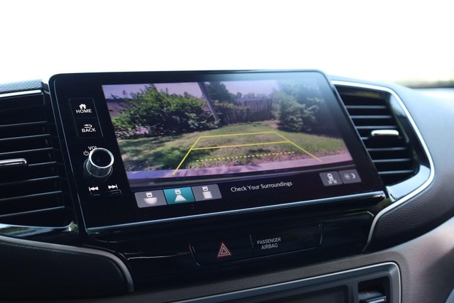Honda Ridgeline Vehicle Full-screen Gallery Image 12