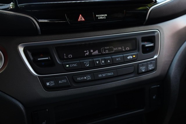 Honda Ridgeline Vehicle Full-screen Gallery Image 13