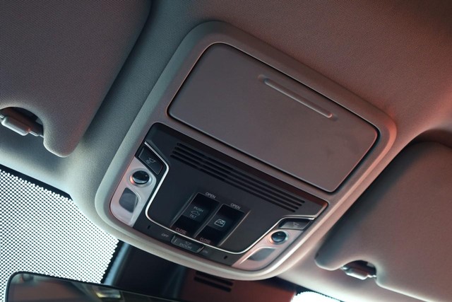 Honda Ridgeline Vehicle Full-screen Gallery Image 16