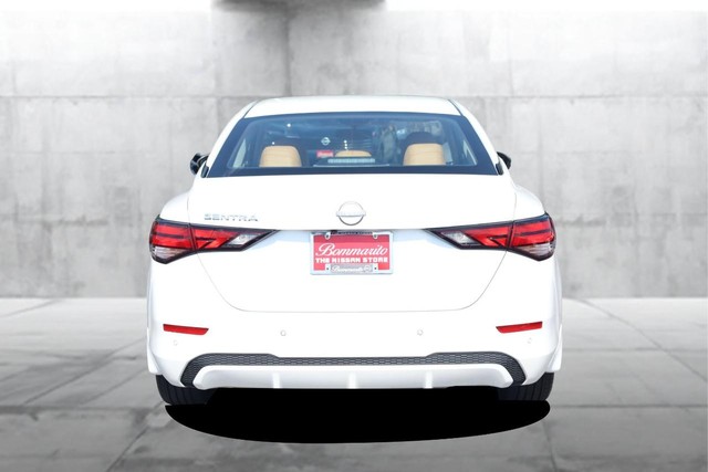 Nissan Sentra Vehicle Full-screen Gallery Image 6