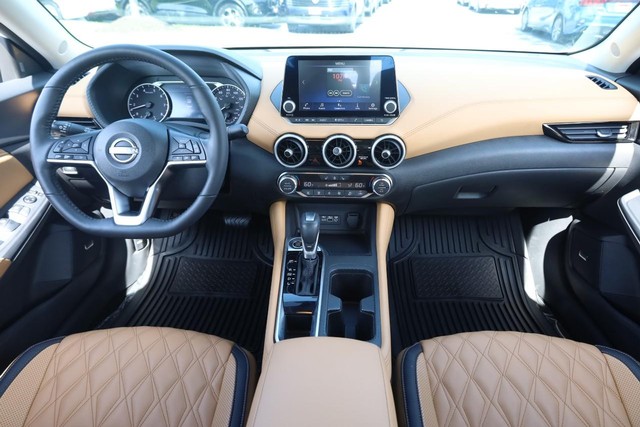 Nissan Sentra Vehicle Full-screen Gallery Image 22