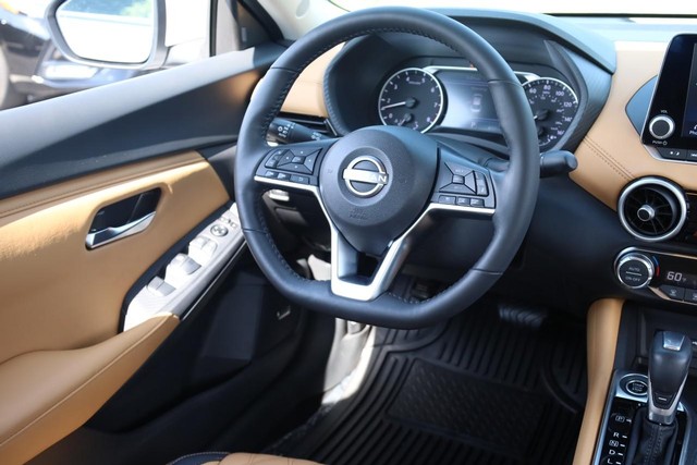 Nissan Sentra Vehicle Full-screen Gallery Image 23