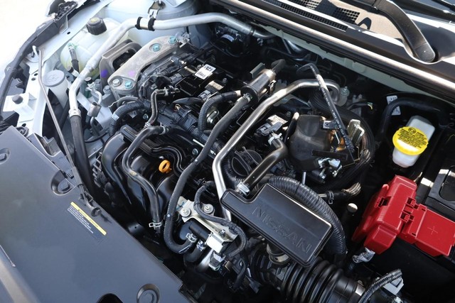 Nissan Sentra Vehicle Full-screen Gallery Image 25