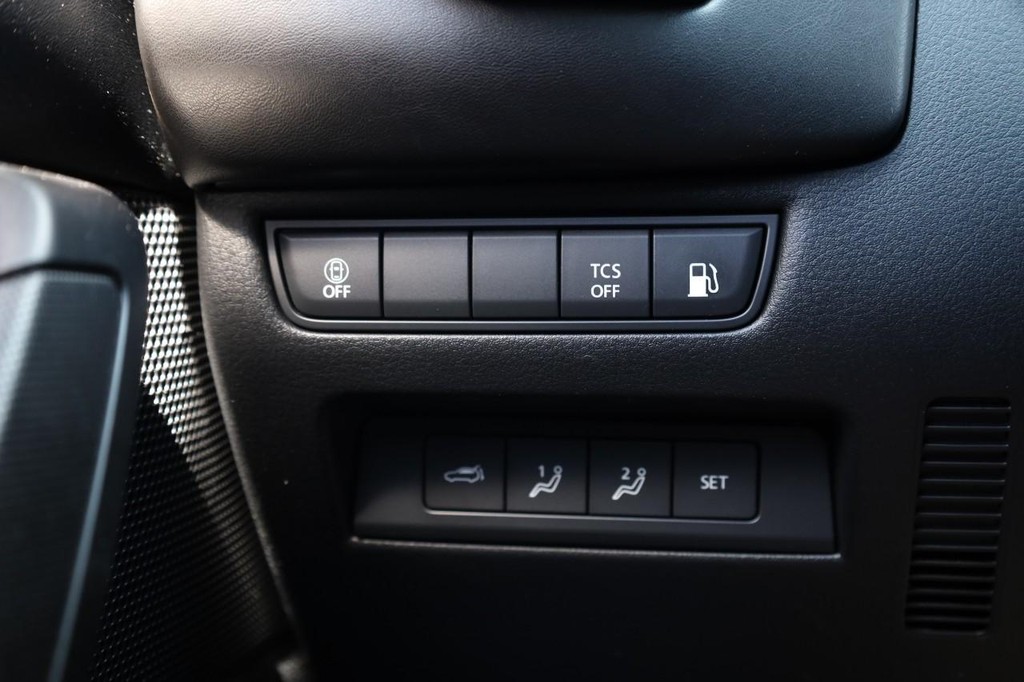 Mazda CX-50 Hybrid Vehicle Full-screen Gallery Image 20