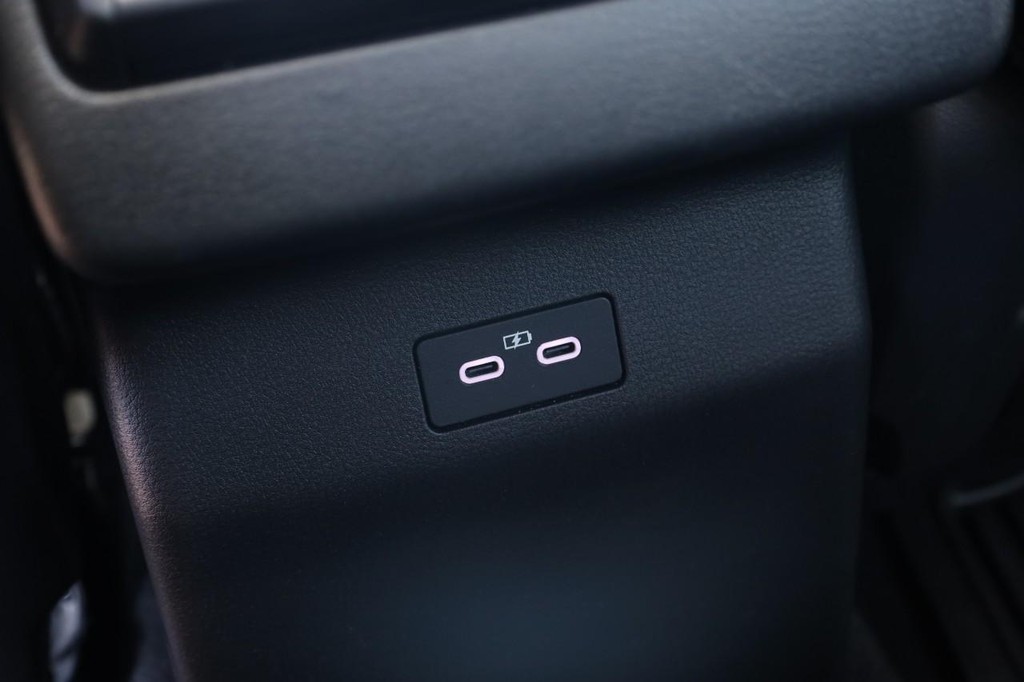 Mazda CX-50 Hybrid Vehicle Full-screen Gallery Image 23