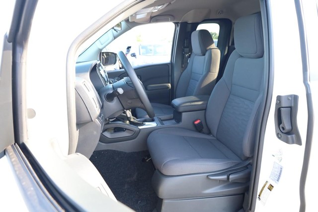 Nissan Frontier Vehicle Image 08