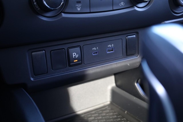 Nissan Frontier Vehicle Image 14