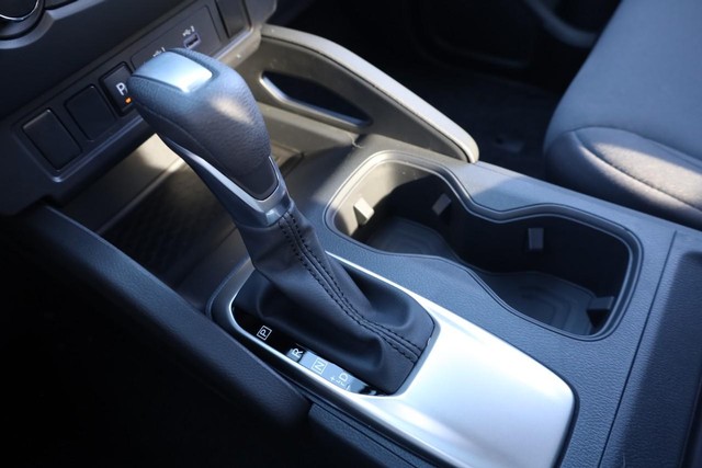Nissan Frontier Vehicle Image 16
