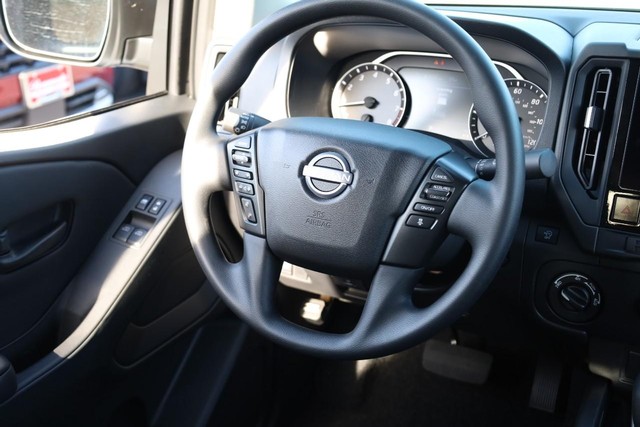 Nissan Frontier Vehicle Image 23
