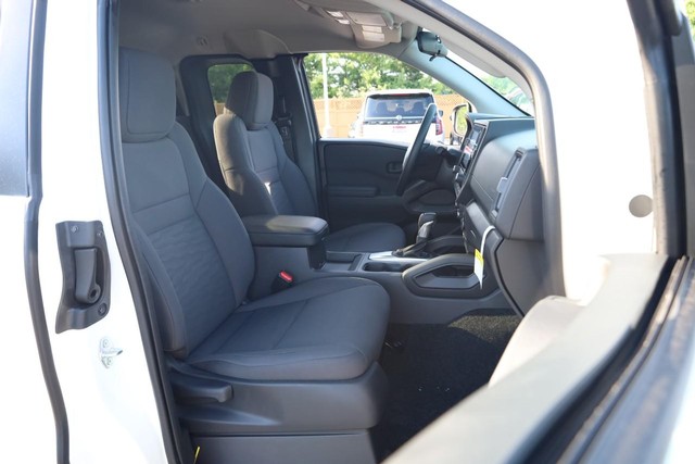 Nissan Frontier Vehicle Image 24