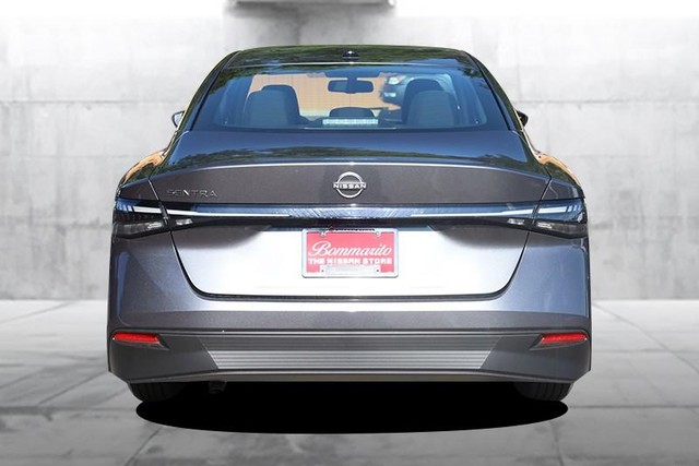 Nissan Sentra Vehicle Image 06