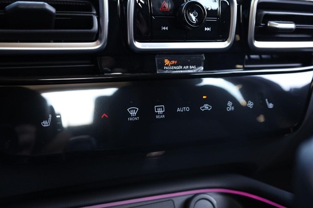 Nissan Sentra Vehicle Image 15