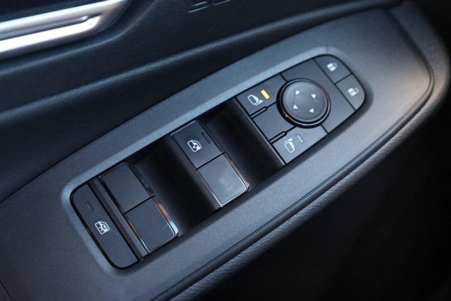 Nissan Sentra Vehicle Image 19