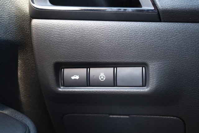 Nissan Sentra Vehicle Image 20