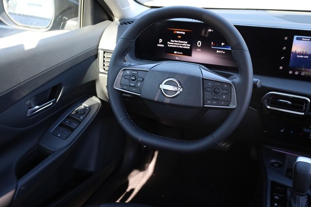 Nissan Sentra Vehicle Image 25