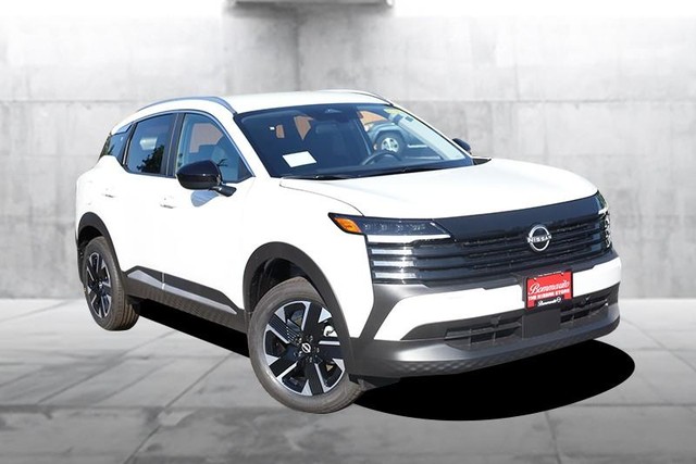 Nissan Kicks Vehicle Image 02