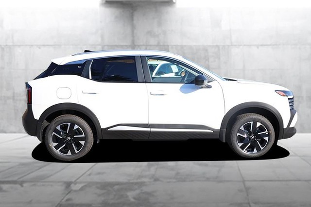 Nissan Kicks Vehicle Image 05