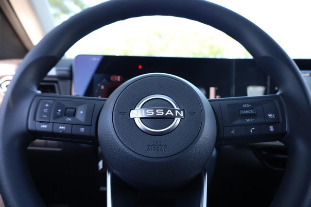 Nissan Kicks Vehicle Image 09