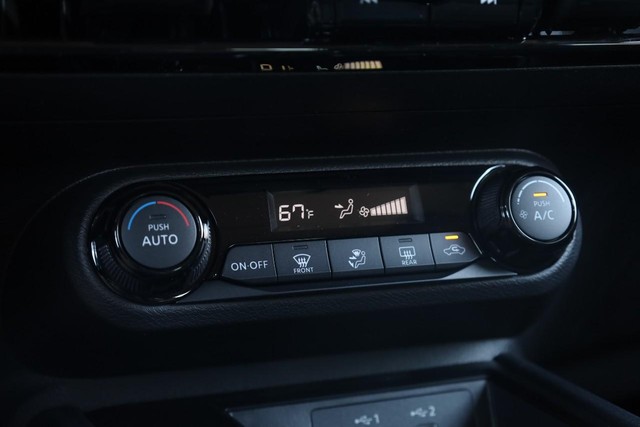 Nissan Kicks Vehicle Image 14