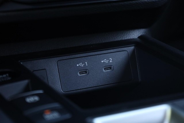 Nissan Kicks Vehicle Image 15