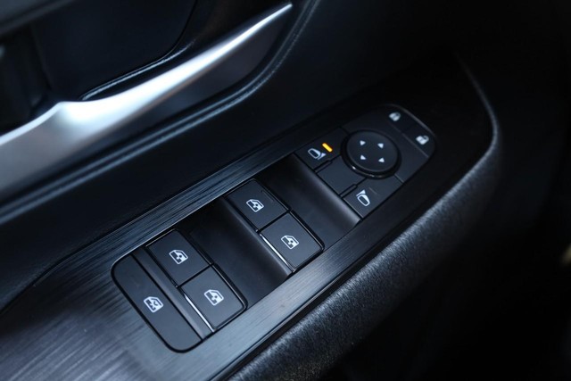 Nissan Kicks Vehicle Image 18