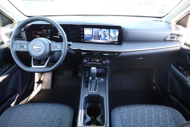 Nissan Kicks Vehicle Image 21