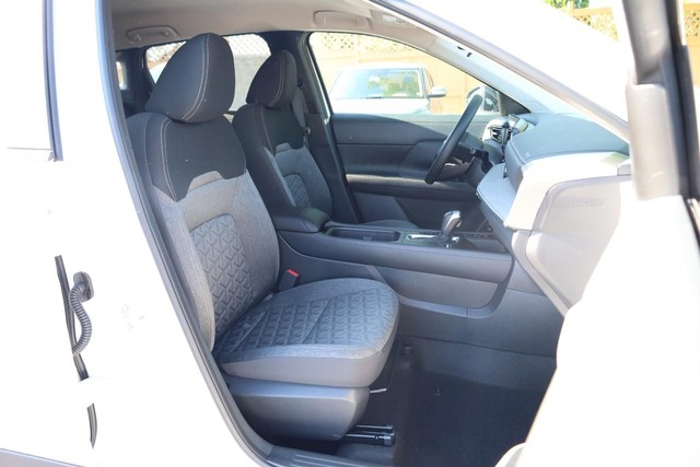 Nissan Kicks Vehicle Image 23