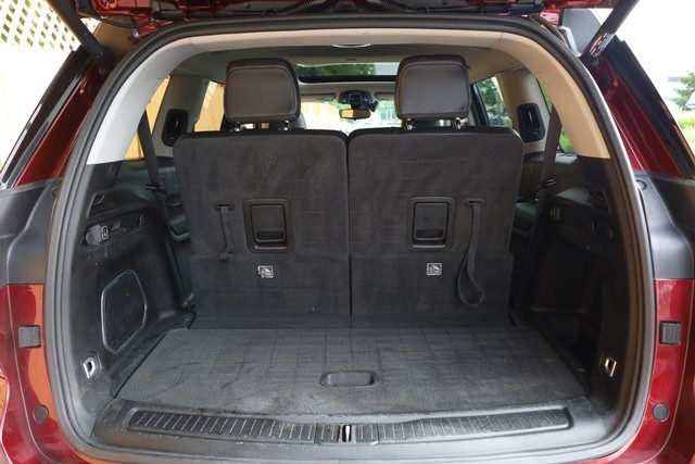Jeep Grand Cherokee L Vehicle Full-screen Gallery Image 7