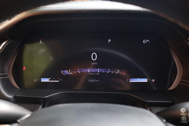 Jeep Grand Cherokee L Vehicle Full-screen Gallery Image 14