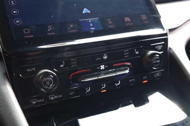 Jeep Grand Cherokee L Vehicle Full-screen Gallery Image 18