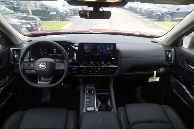 Nissan Pathfinder Vehicle Image 07