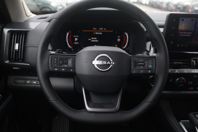 Nissan Pathfinder Vehicle Image 08