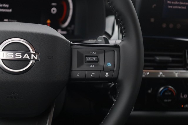 Nissan Pathfinder Vehicle Image 09