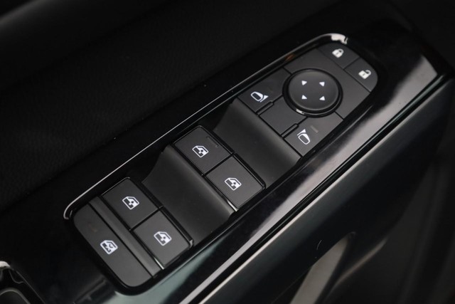 Nissan Pathfinder Vehicle Image 11