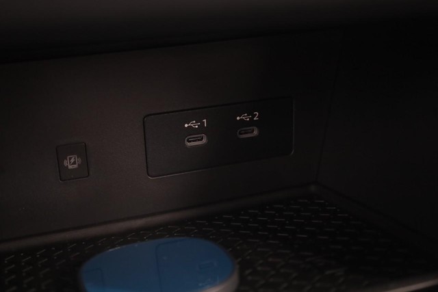 Nissan Pathfinder Vehicle Image 17