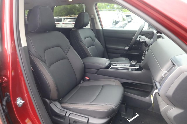 Nissan Pathfinder Vehicle Image 21