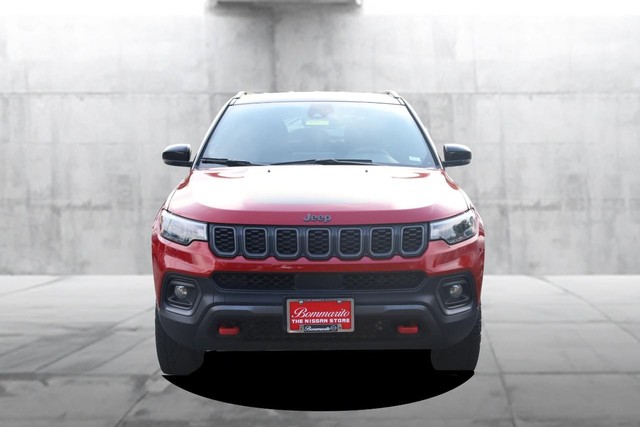 Jeep Compass Vehicle Full-screen Gallery Image 4